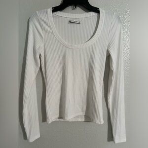 Abercrombie | Scoop neck long sleeve ribbed top in White
